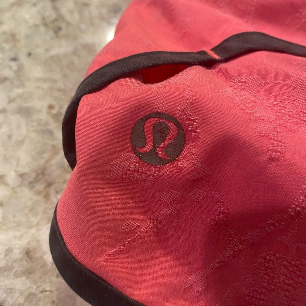 Vintage Lululemon speed up mid-rise lined short